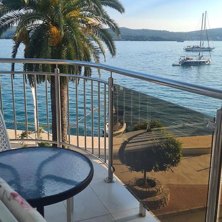 Chic Apartment In The City Center By The Sea Тиват Экстерьер фото