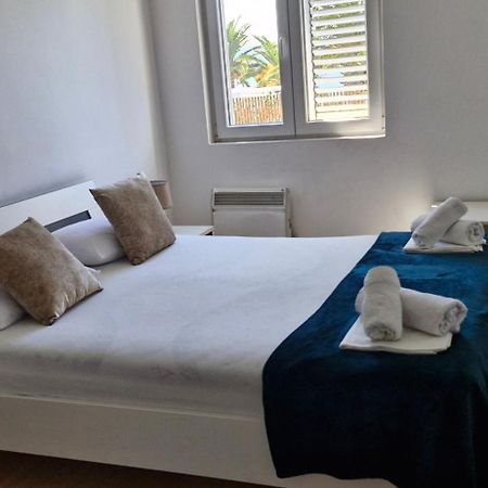 Chic Apartment In The City Center By The Sea Тиват Экстерьер фото