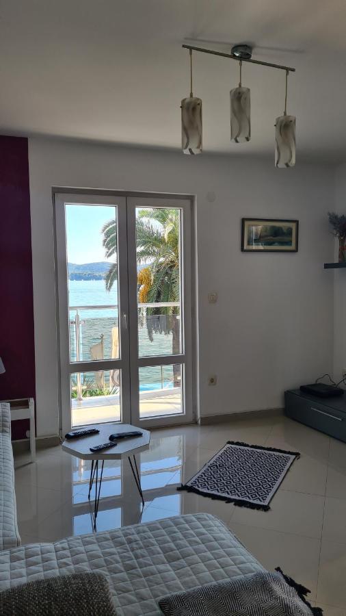 Chic Apartment In The City Center By The Sea Тиват Экстерьер фото