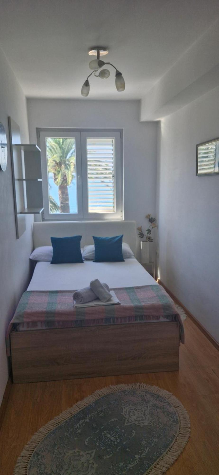 Chic Apartment In The City Center By The Sea Тиват Экстерьер фото